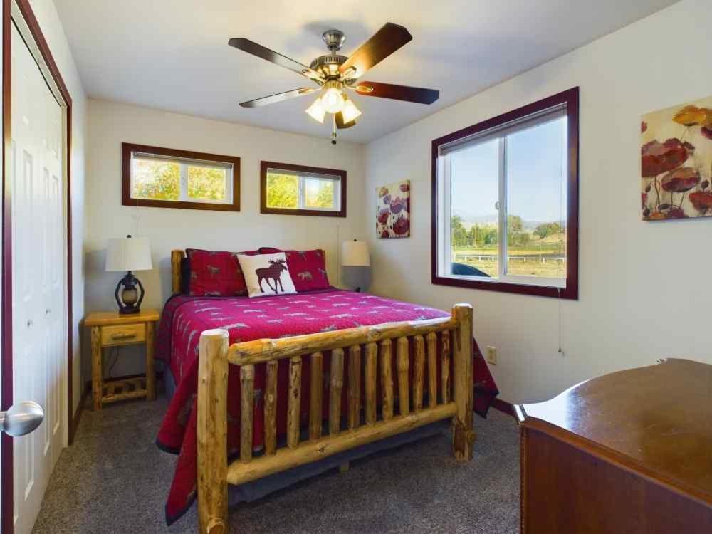 Eycat Lodging Company Guest House Уапити Екстериор снимка